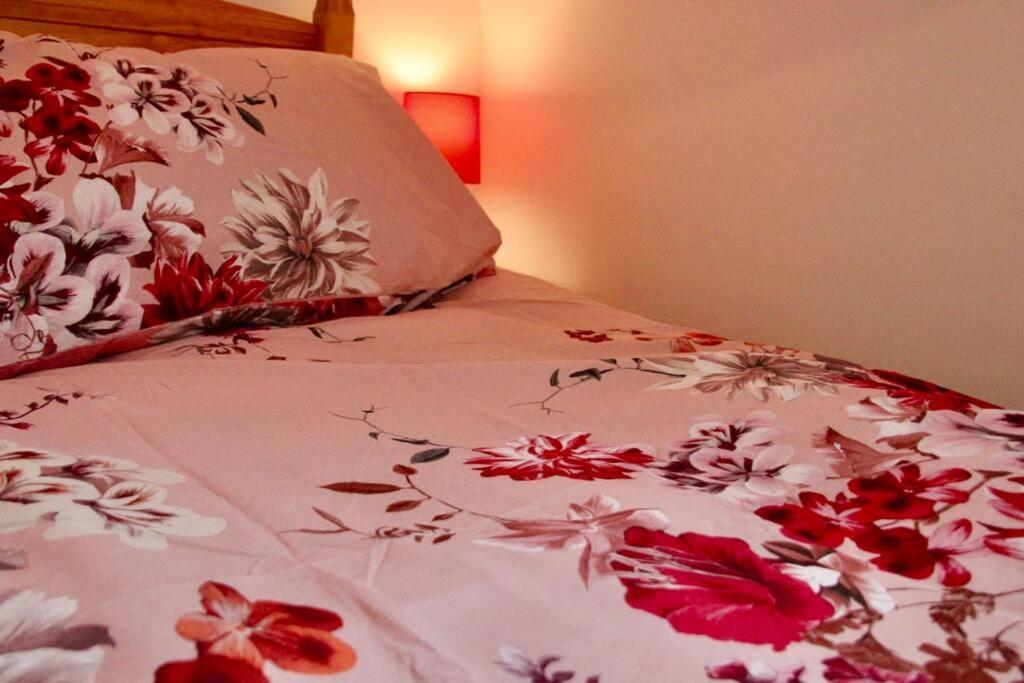 Vernon Place Town Centre, Vernon Cottage 3-Bed With Parking, 1A Vernon Court 2-Bed With Parking, 1B Studio No Parking, Off The High Street Next To Sandford Park Челтенхам Экстерьер фото