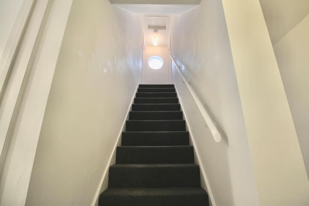Vernon Place Town Centre, Vernon Cottage 3-Bed With Parking, 1A Vernon Court 2-Bed With Parking, 1B Studio No Parking, Off The High Street Next To Sandford Park Челтенхам Экстерьер фото