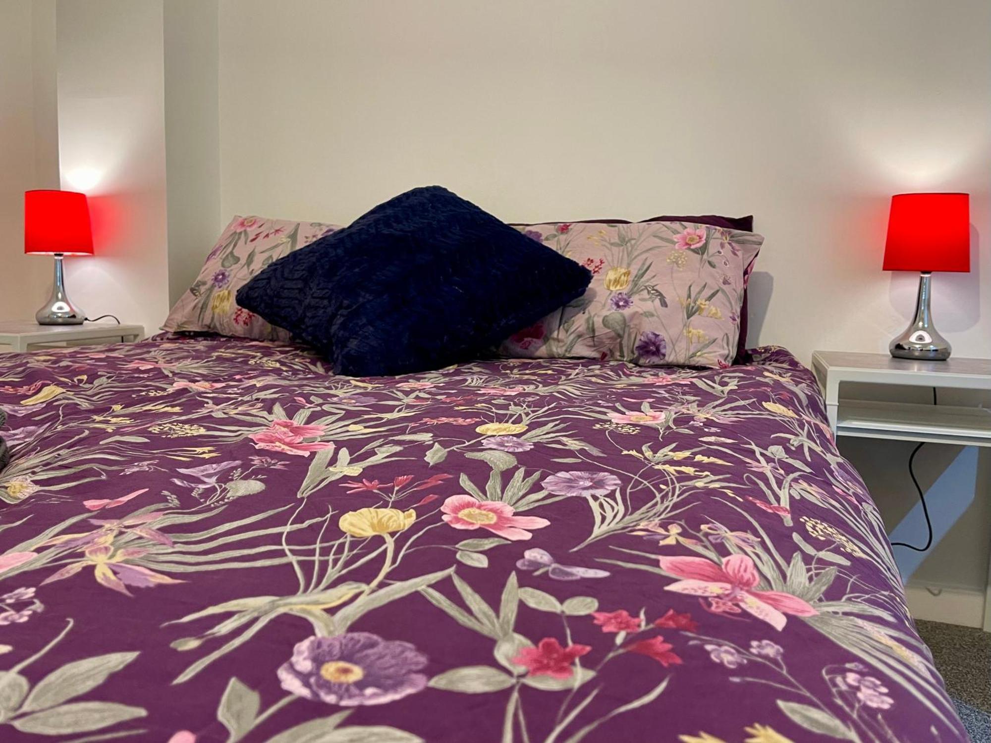 Vernon Place Town Centre, Vernon Cottage 3-Bed With Parking, 1A Vernon Court 2-Bed With Parking, 1B Studio No Parking, Off The High Street Next To Sandford Park Челтенхам Экстерьер фото