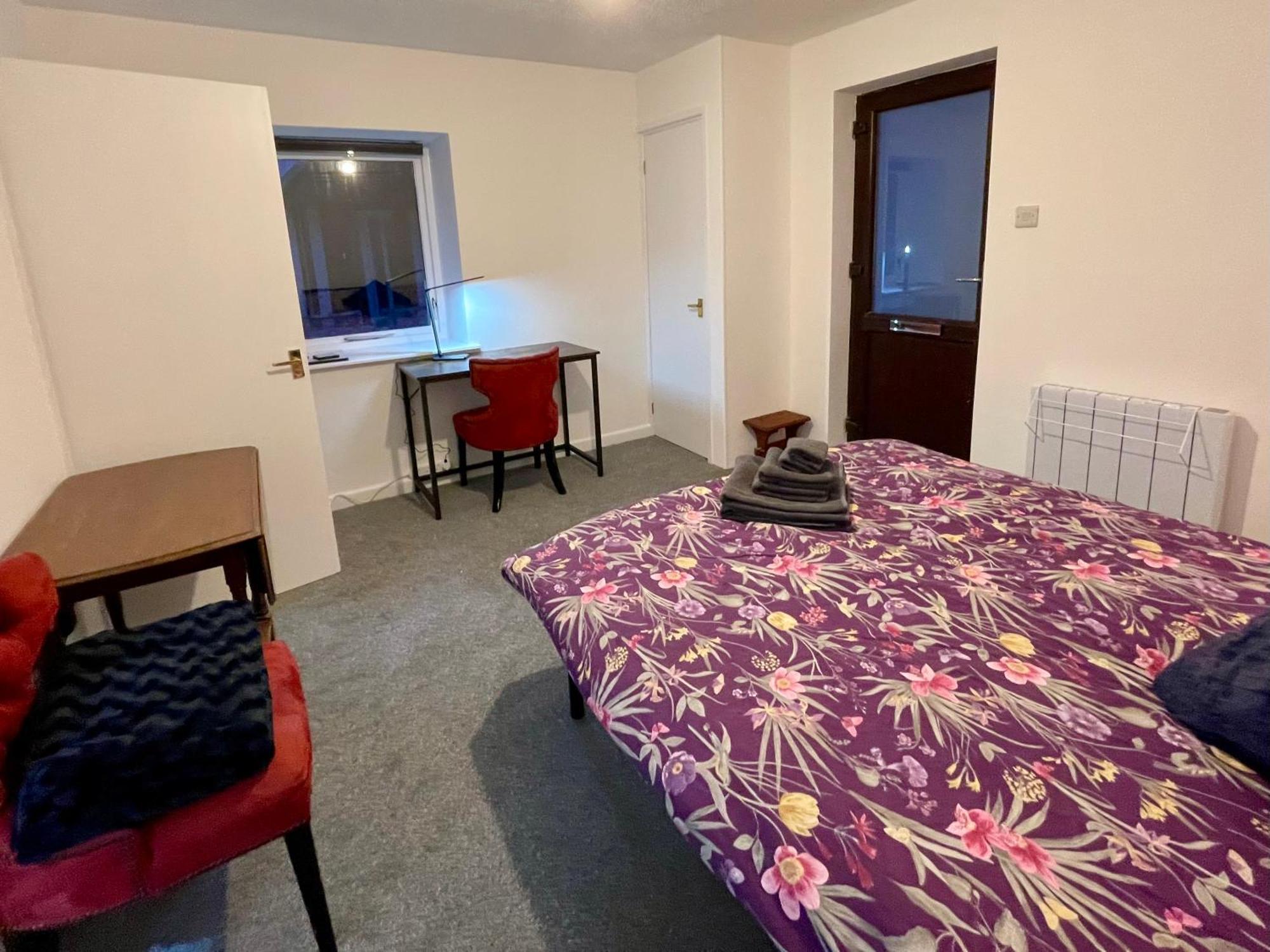 Vernon Place Town Centre, Vernon Cottage 3-Bed With Parking, 1A Vernon Court 2-Bed With Parking, 1B Studio No Parking, Off The High Street Next To Sandford Park Челтенхам Экстерьер фото