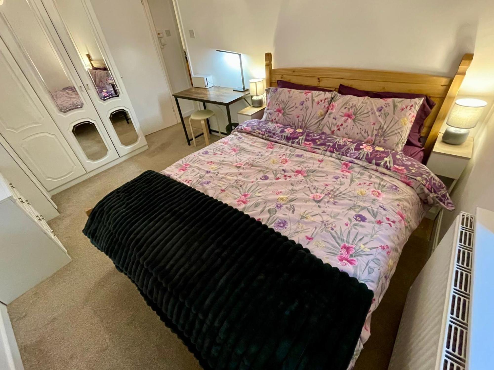 Vernon Place Town Centre, Vernon Cottage 3-Bed With Parking, 1A Vernon Court 2-Bed With Parking, 1B Studio No Parking, Off The High Street Next To Sandford Park Челтенхам Экстерьер фото