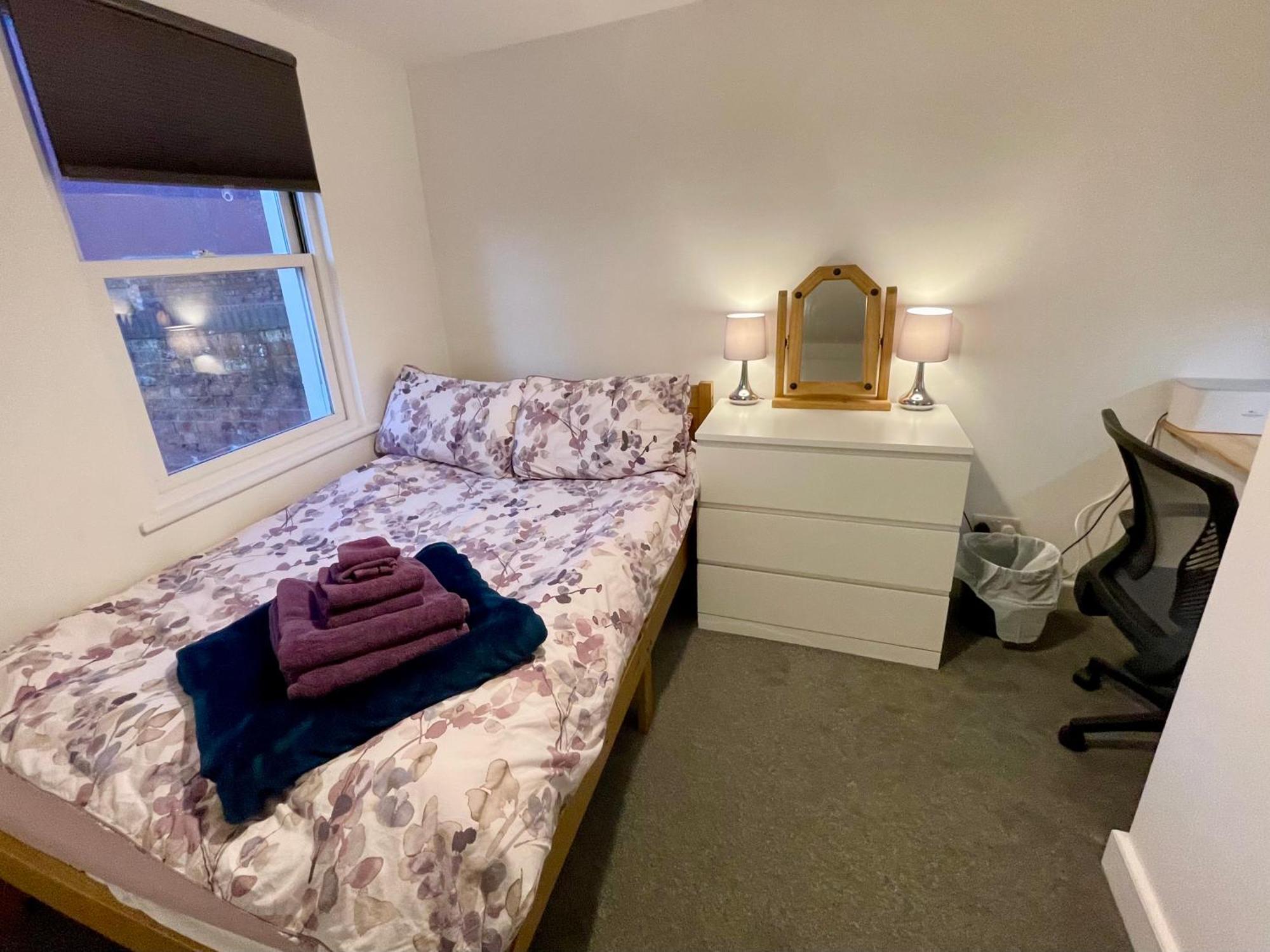 Vernon Place Town Centre, Vernon Cottage 3-Bed With Parking, 1A Vernon Court 2-Bed With Parking, 1B Studio No Parking, Off The High Street Next To Sandford Park Челтенхам Экстерьер фото